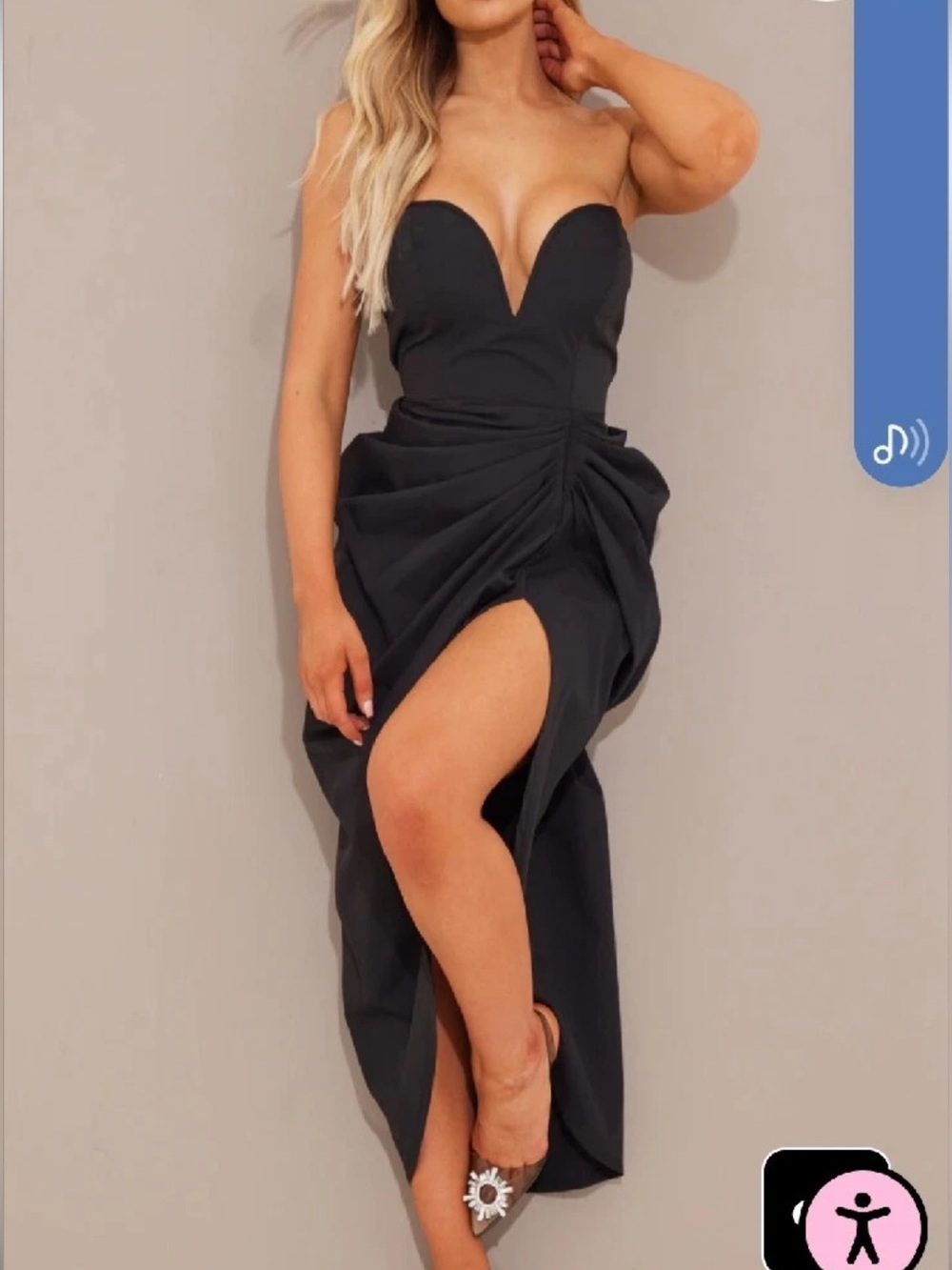 PrettyLittleThing BLACK WOVEN BANDEAU V BAR GATHERED HIP MIDI DRESS
